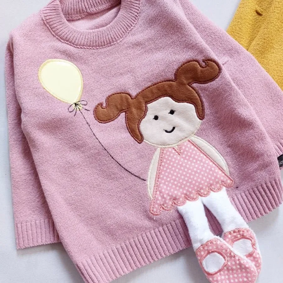 بلوز گپ دختر و بادکنک ?