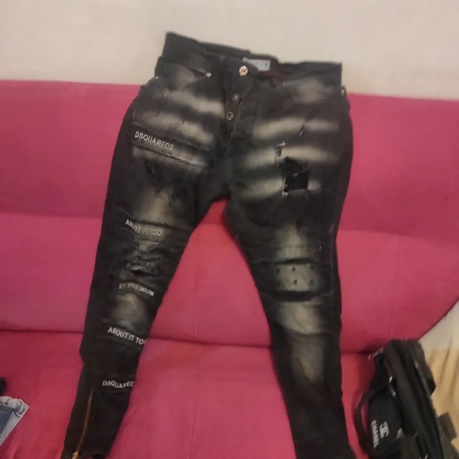 تعدادی شلوارلی