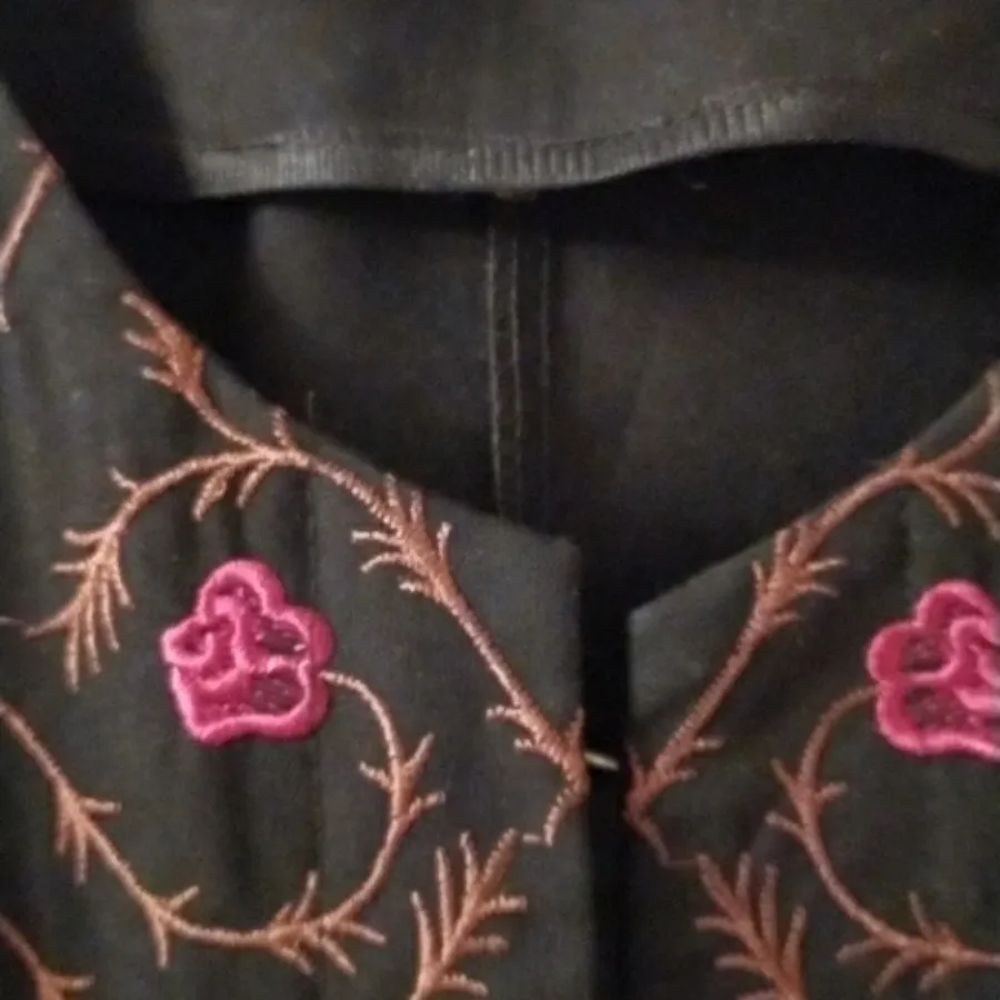 مانتو گلدوزی