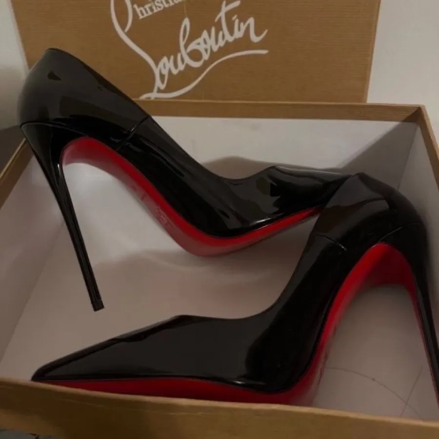 کفش لوبوتین