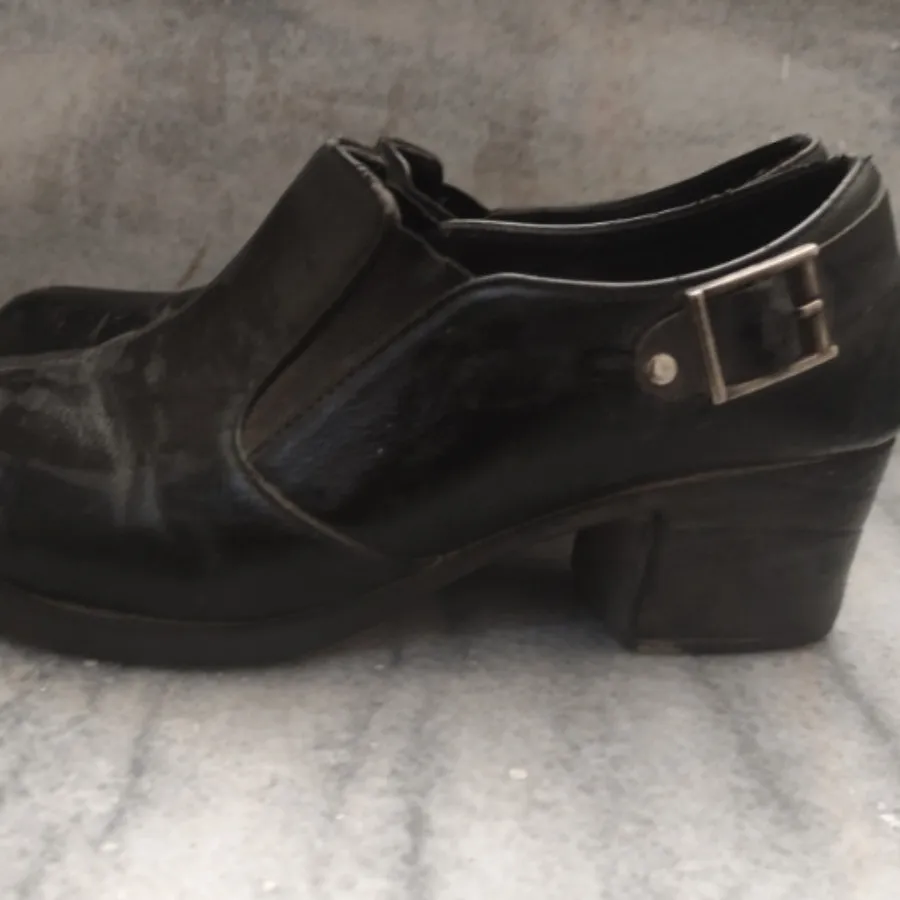 کفش های راحتی و کالج