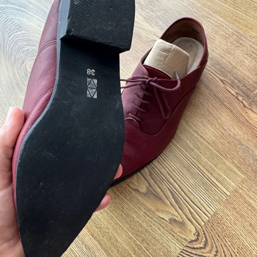 کفش چرم آرتمن