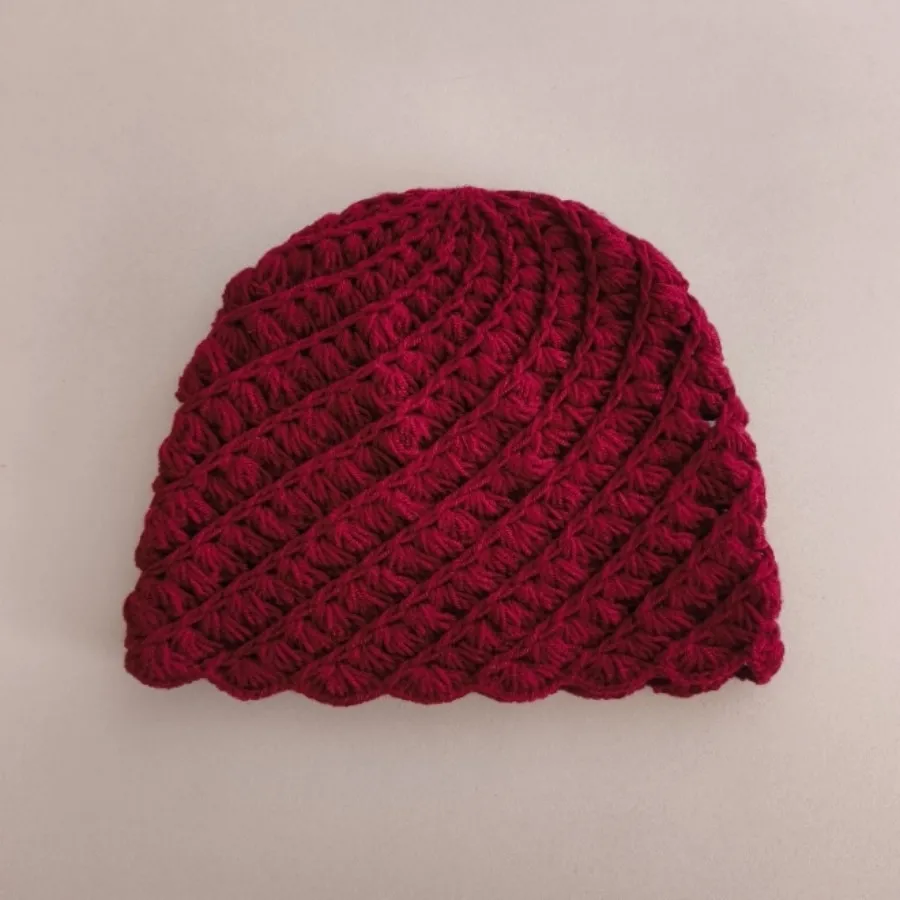 کلاه دستبافت زرشکی