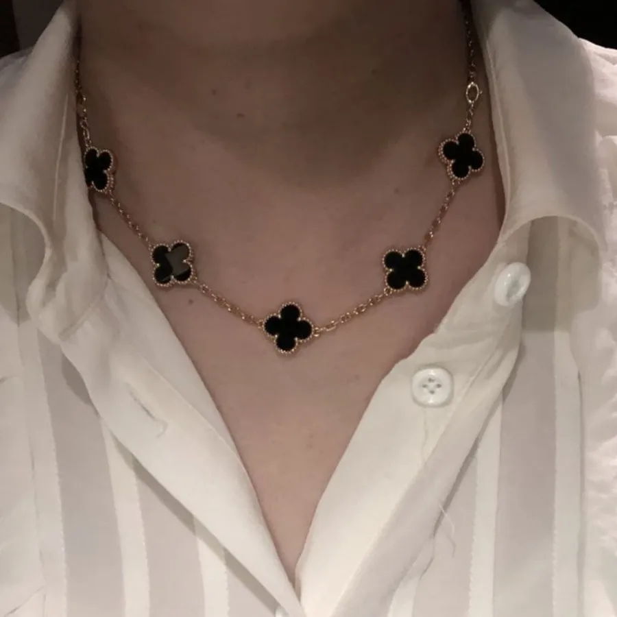 گردنبند ونکلیف