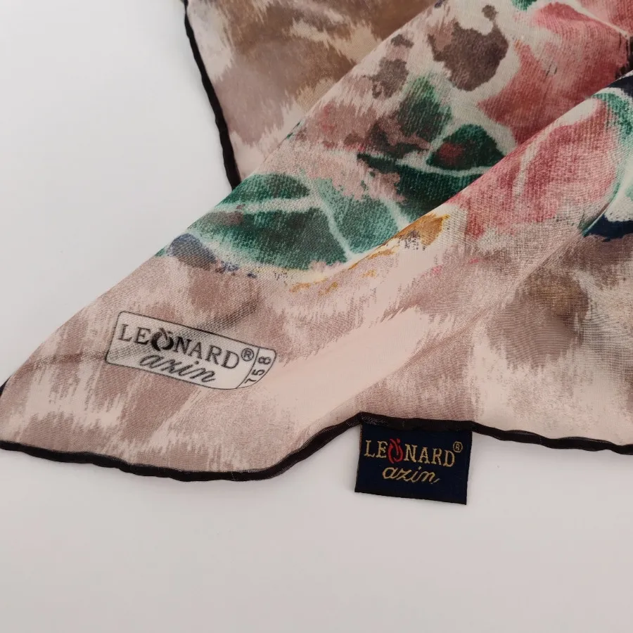 روسری نخی برند لیونارد