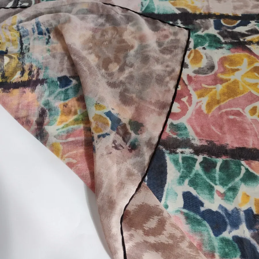 روسری نخی برند لیونارد