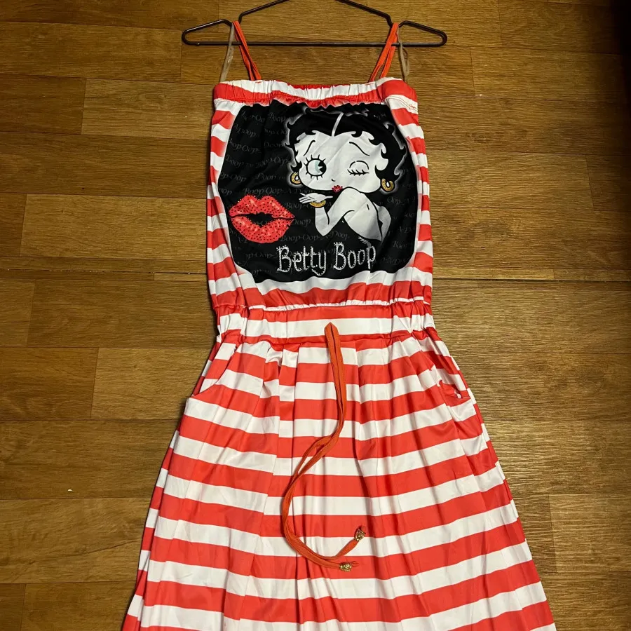 پیراهن عروسکی