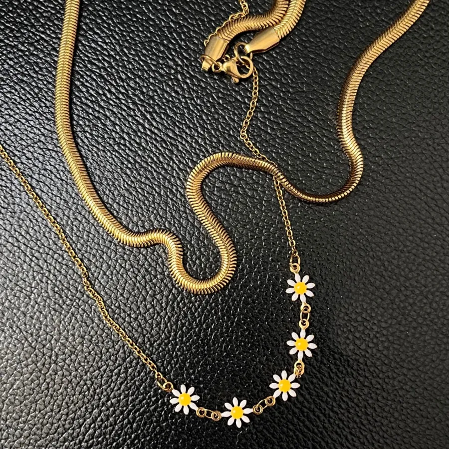 گردنبند ماری و بابونه