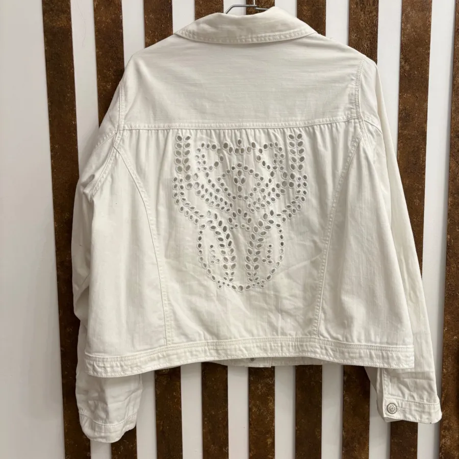 کت جین سفید