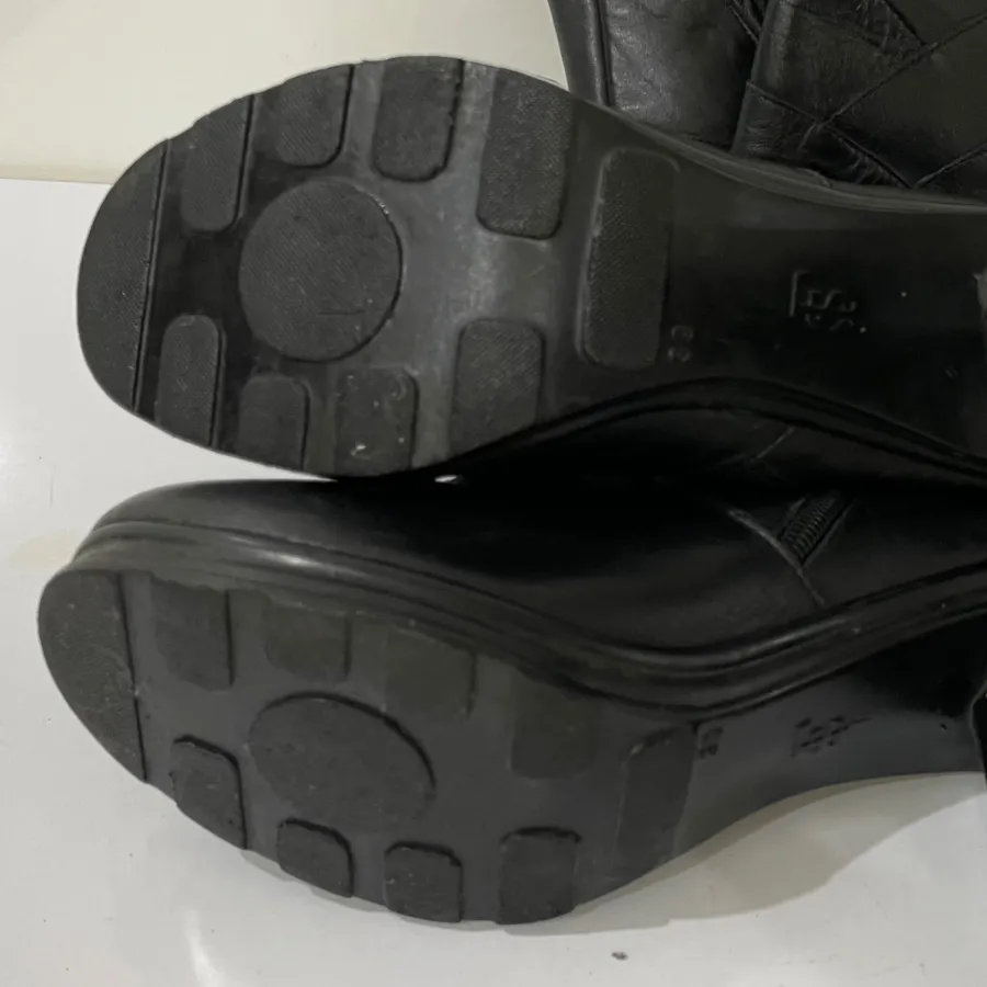 بوت بلند چرم پاشنه دار