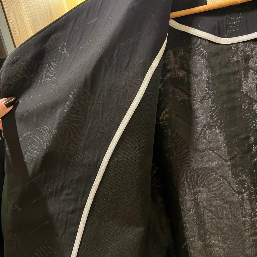 کت مشکی زبرا