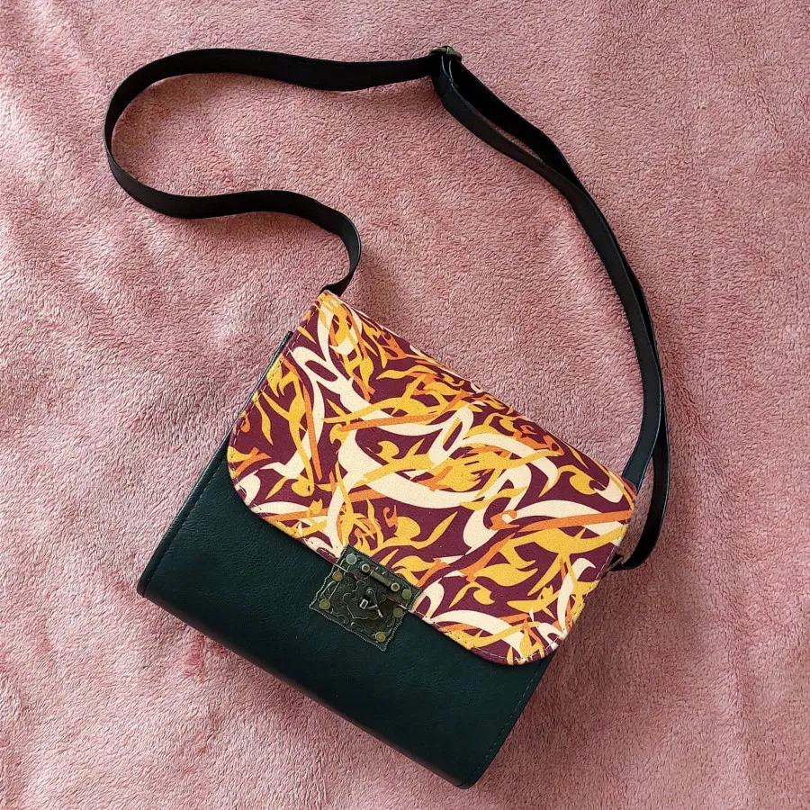 کیف دوشی هنری سنتی زنانه