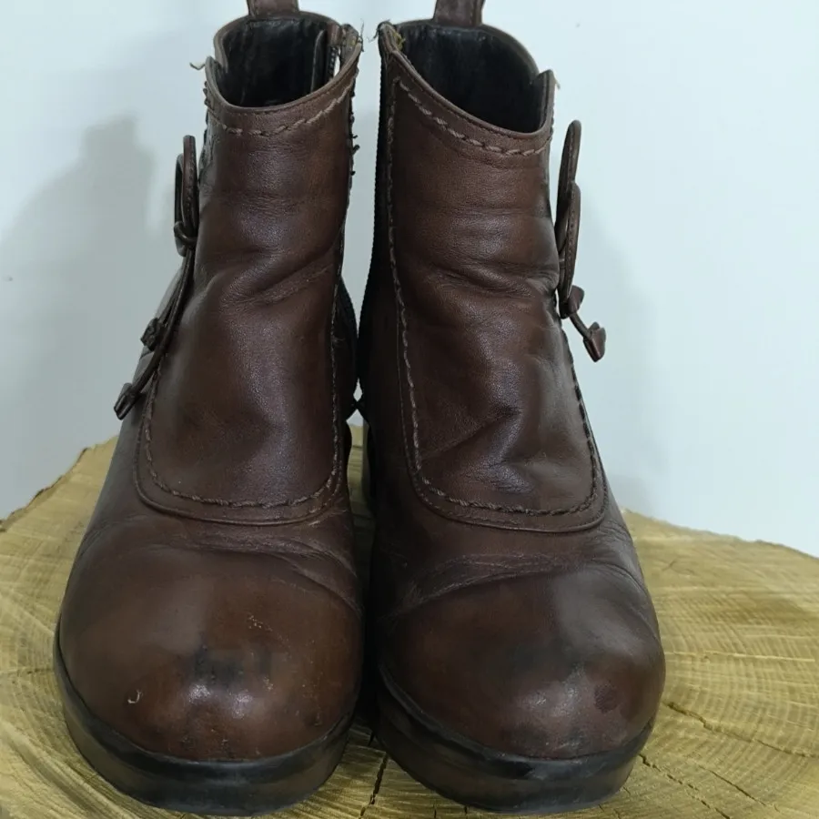 نیم بوت چرم