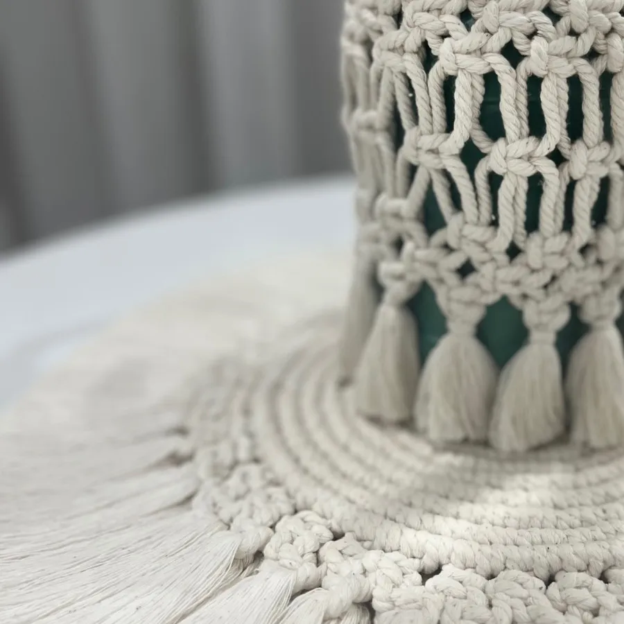 رومیزی و گلدان مکرومه