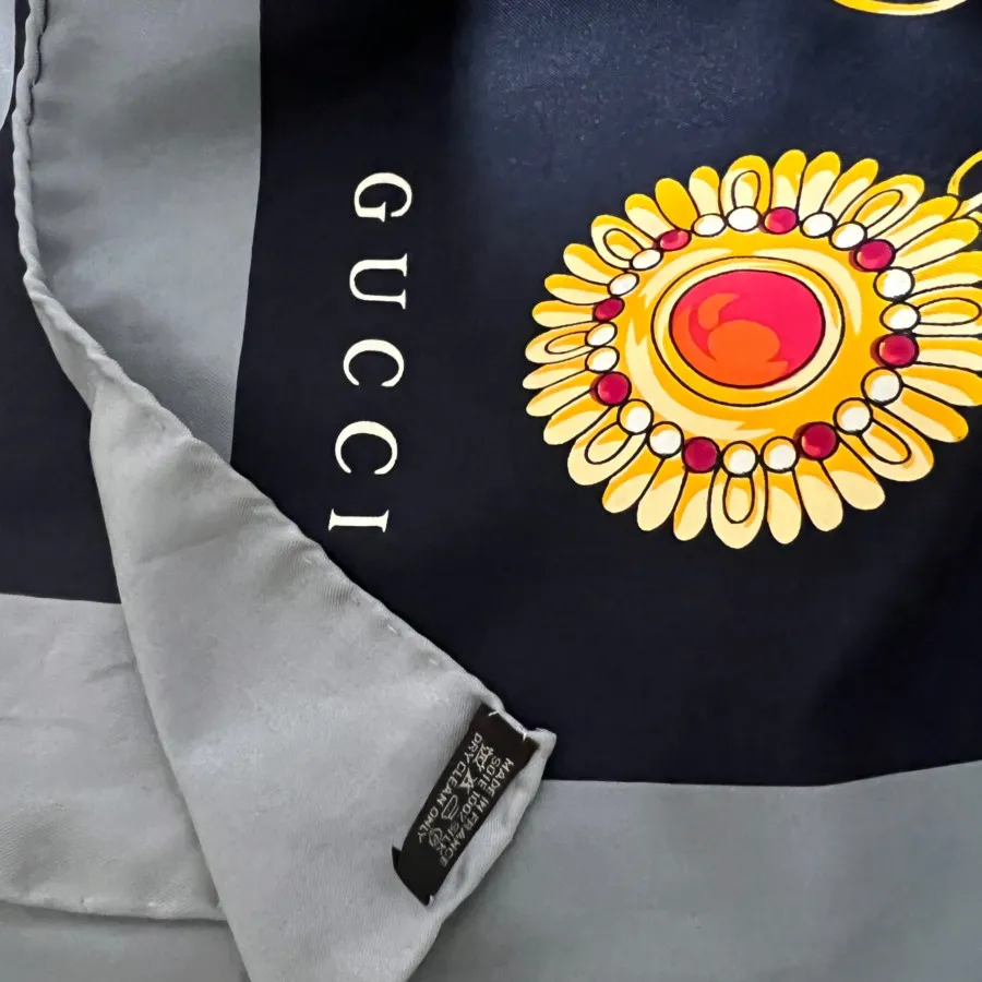 روسری گوچی اصل