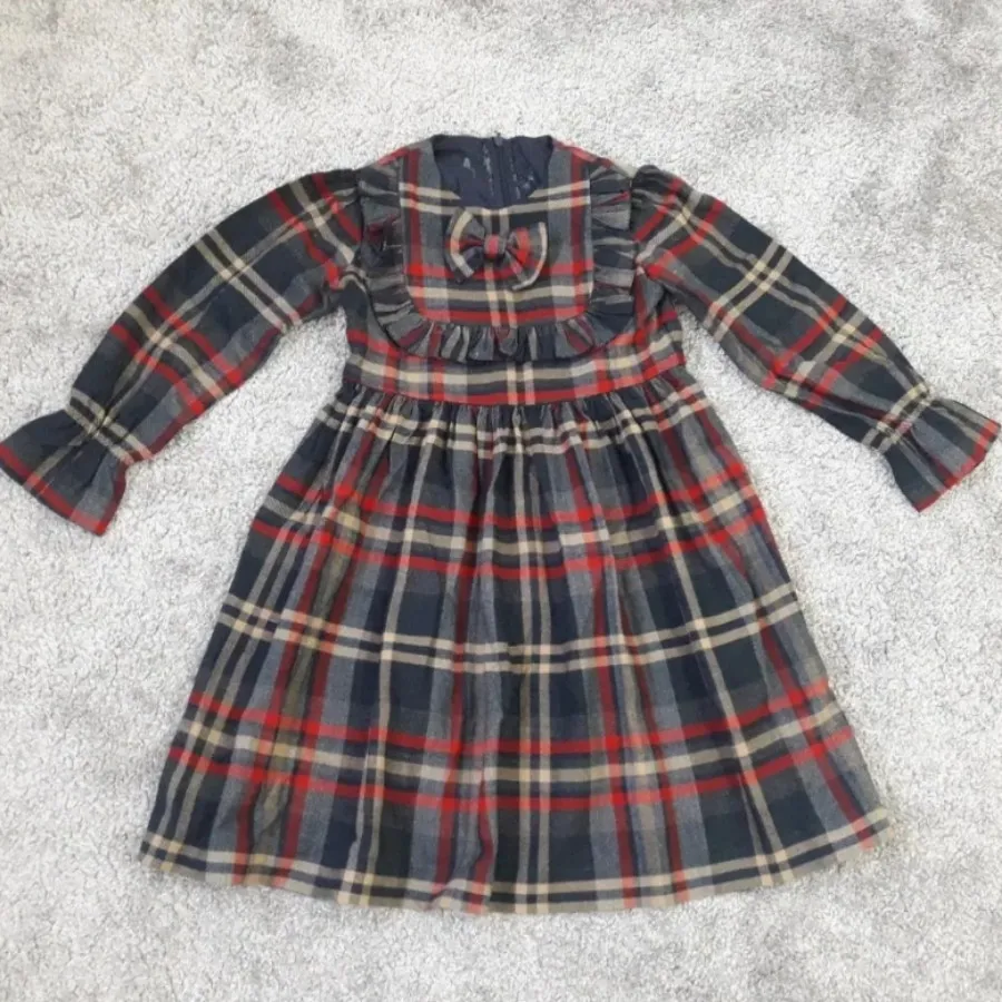 پیراهن دخترانه