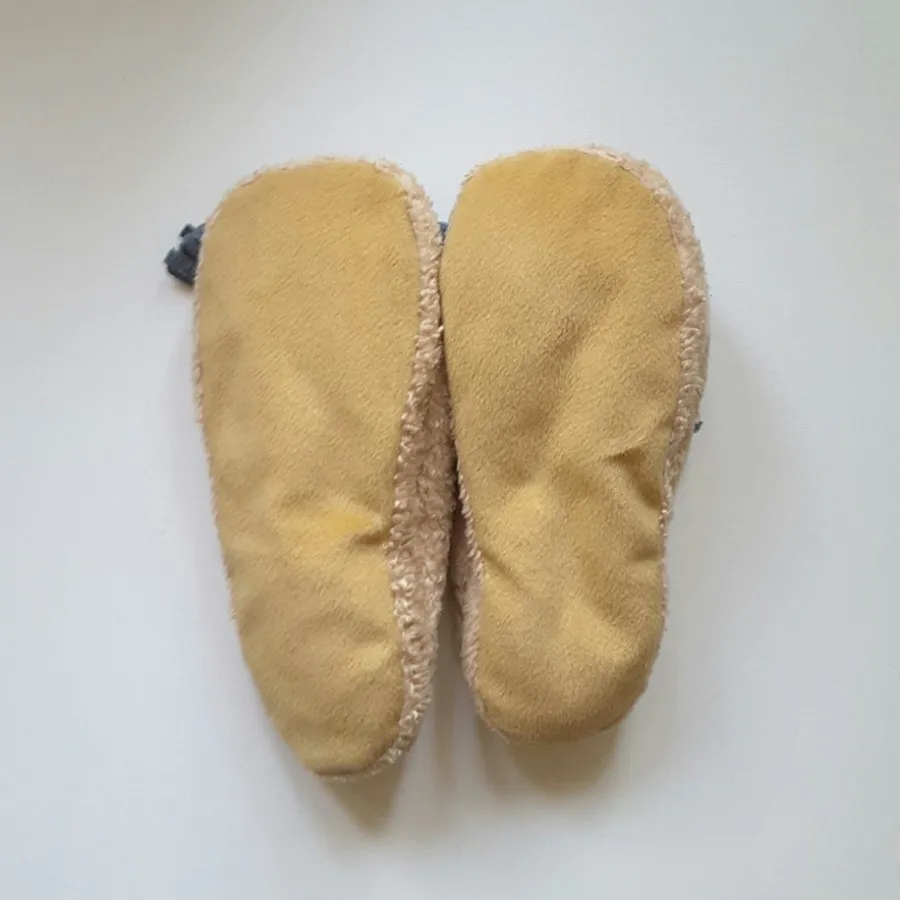 دمپایی رو فرشی