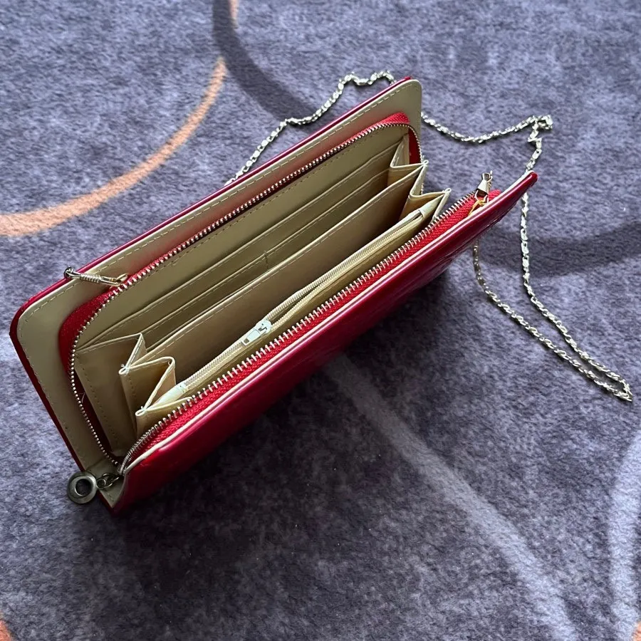 کیف دستی قرمز ورنی