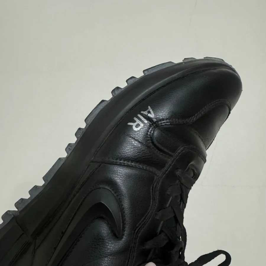 کتونی چرمی مشکی