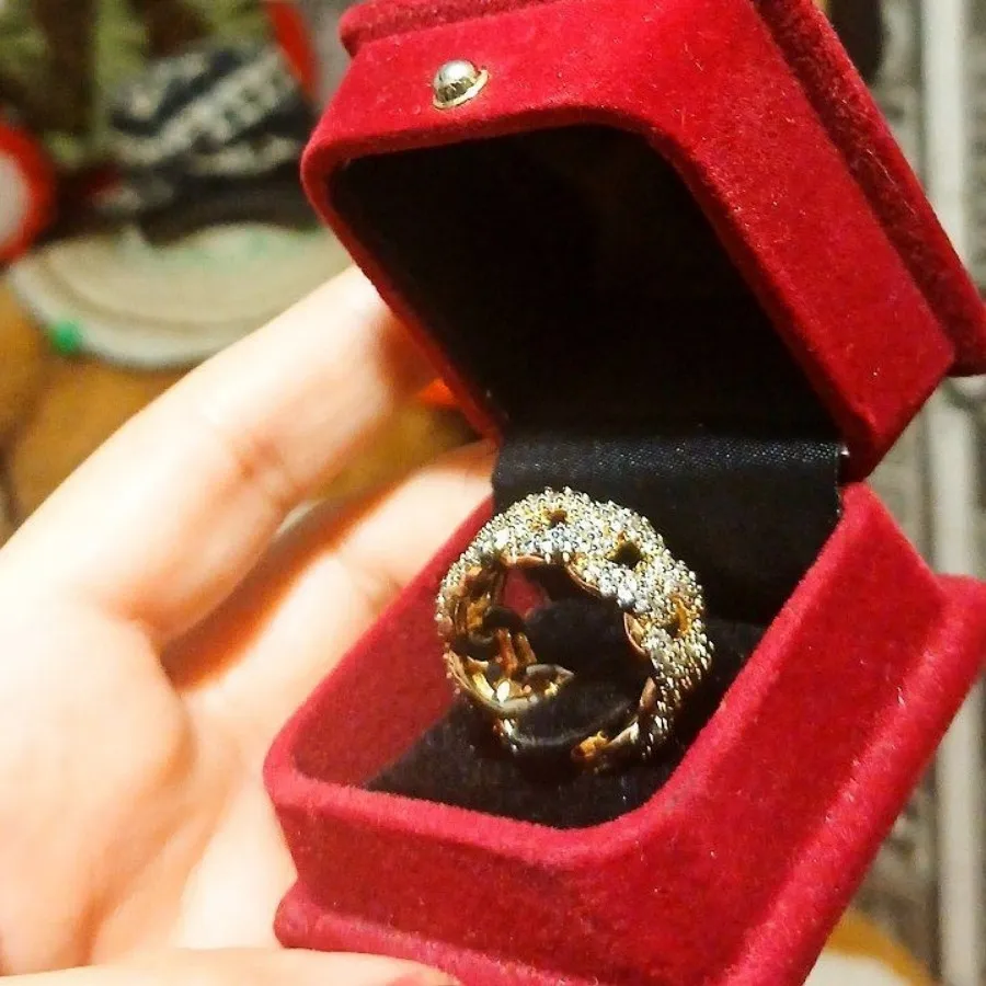 انگشتر نمادار
کارتیر