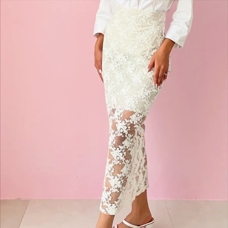 دامن گلدوزی