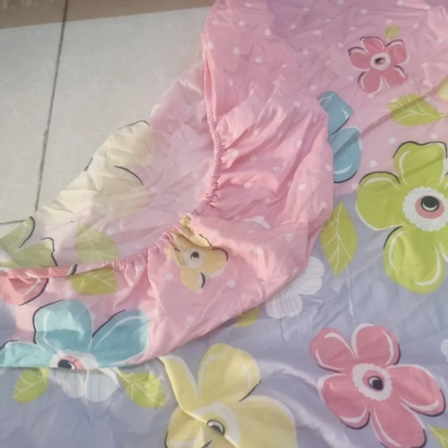 ملحفه رو تختی