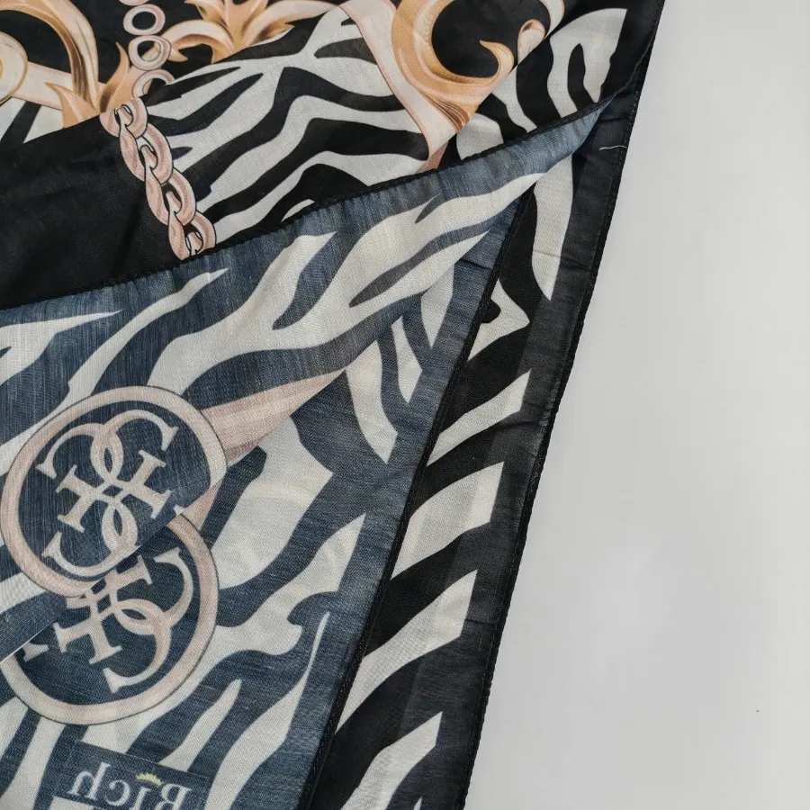 روسری مشکی نخی