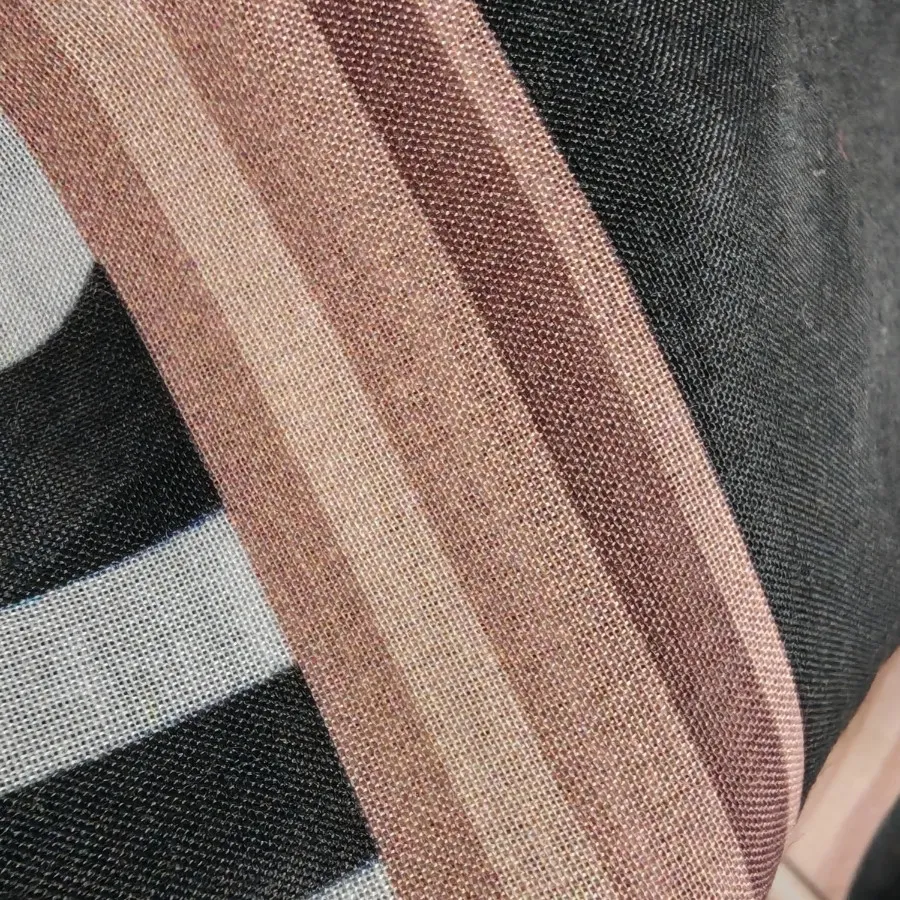 روسری مشکی نخی