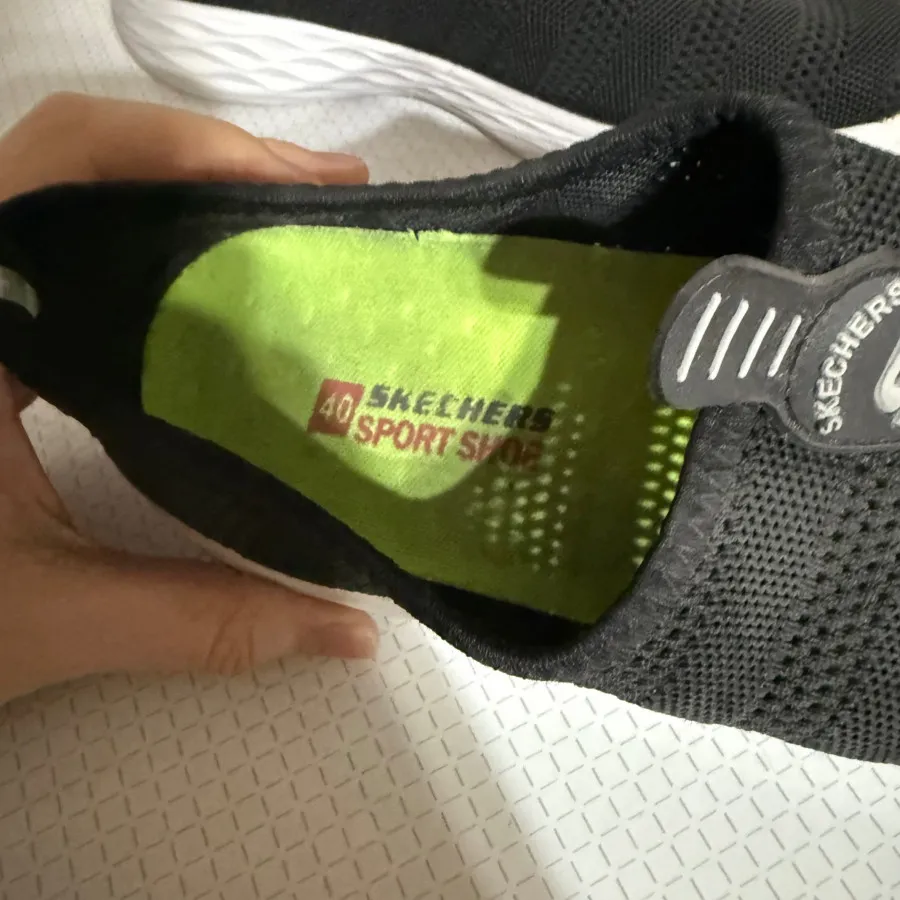 کفش اسکیچرز