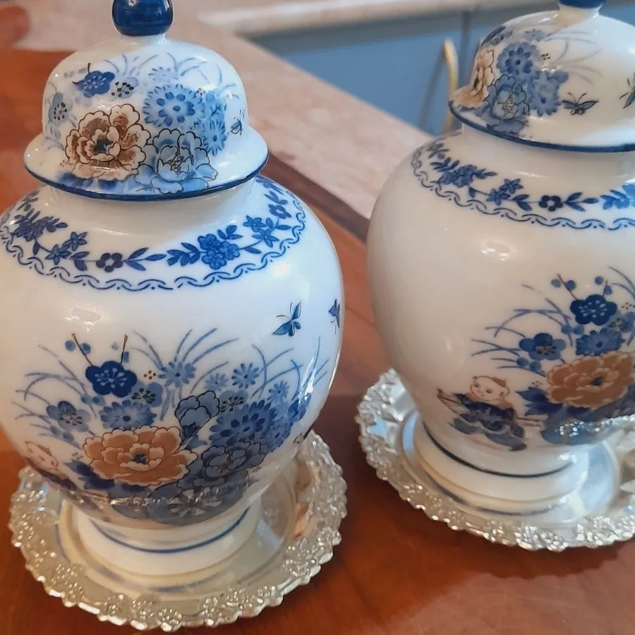 دو عدد کاپ یا بانکه نقاشی