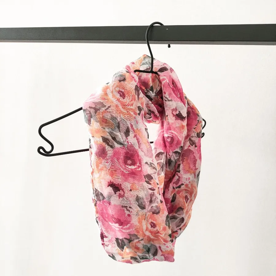 شال گردن گلدار صورتی