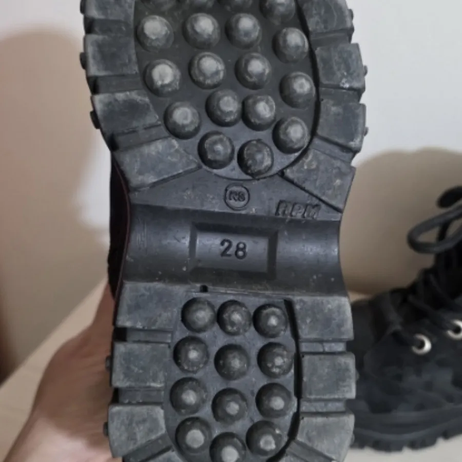 بوت بچه گانه