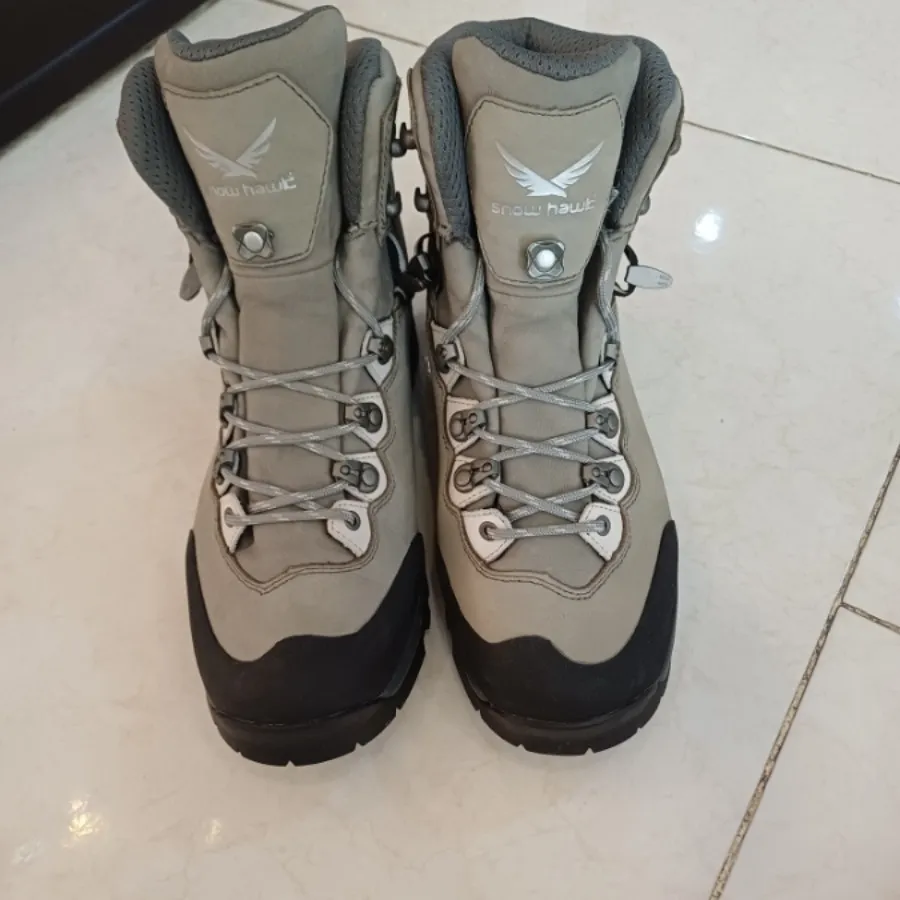 کفش کوهنوردی