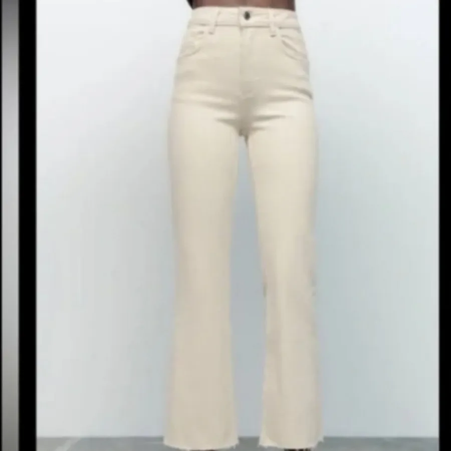 شلوار دمپا فلر شیری خارجی