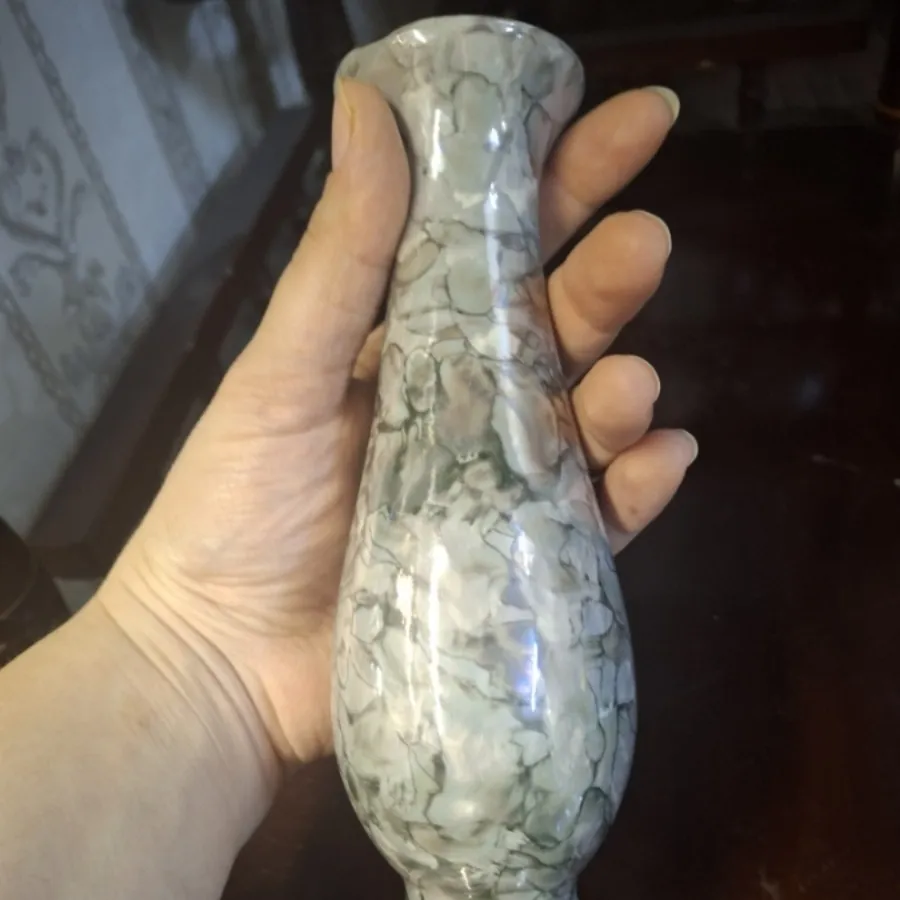 گلدان سرامیکی قدیمی رخ