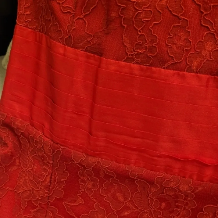 پیراهن گیپور قرمز