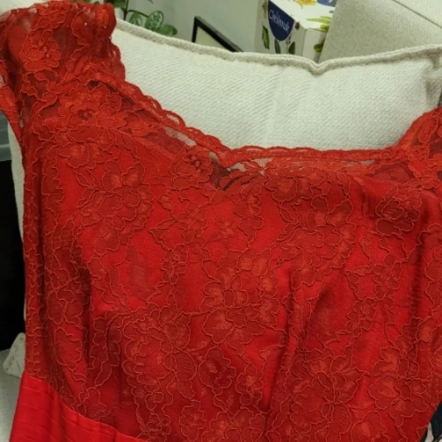 پیراهن گیپور قرمز