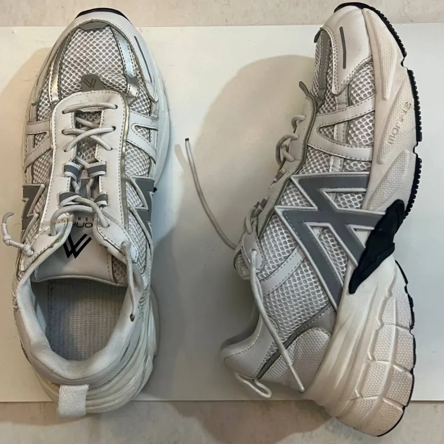 کفش کتونی برند مونایی فشن