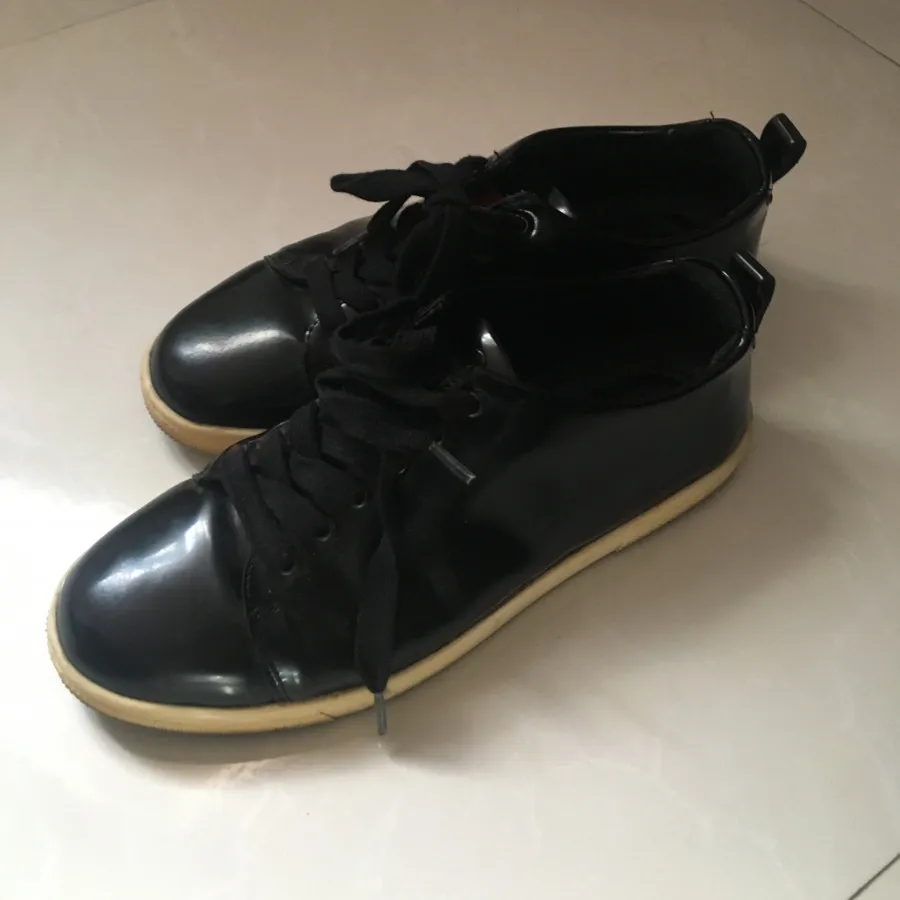 کفش چرم دنیلی