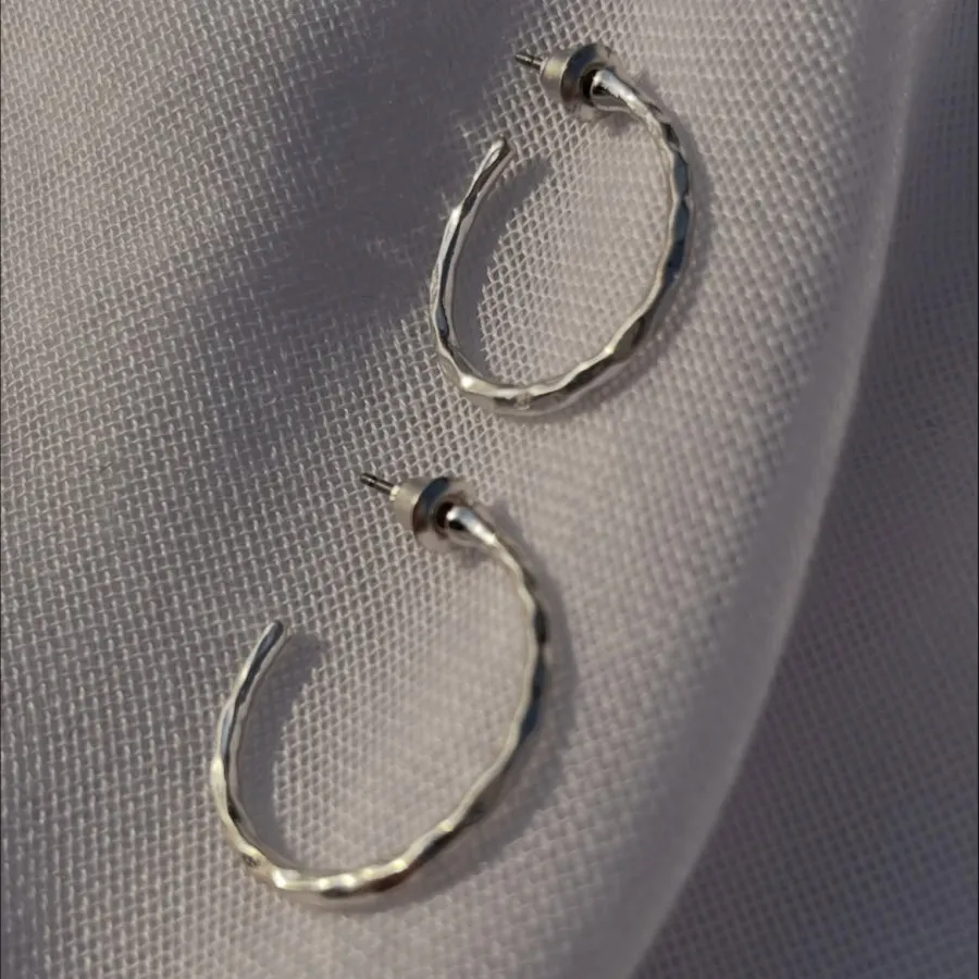 Minimal silver hoop