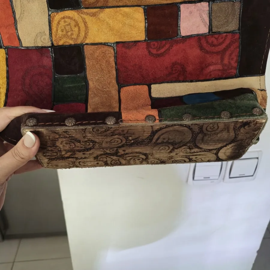 کیف چرم و چوب هنری دستدوز