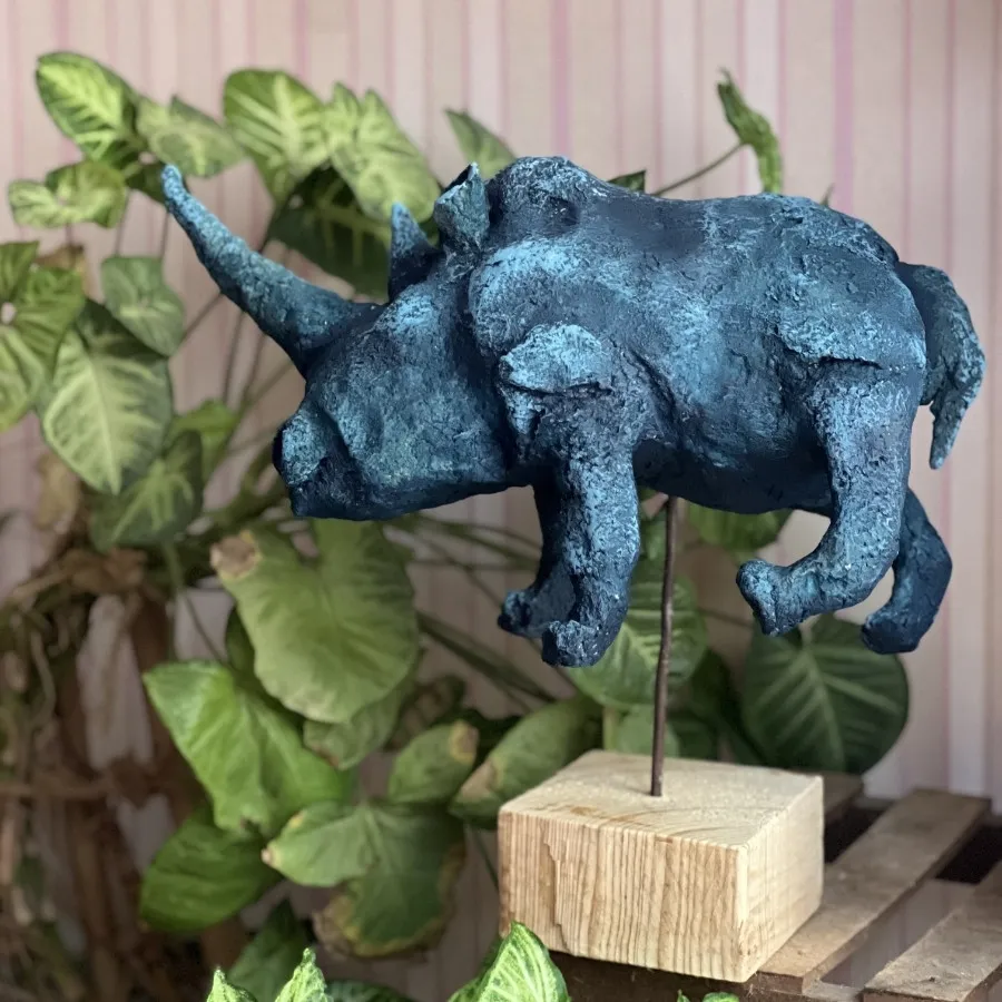 کرگدن پاپیه. تک نسخه