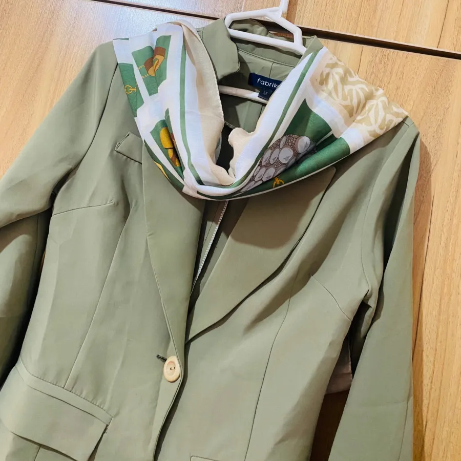 مانتو زیتونی