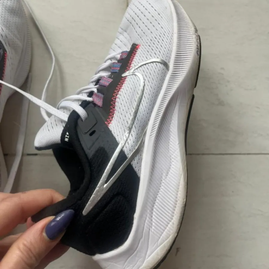 کفش سفید برند نایک