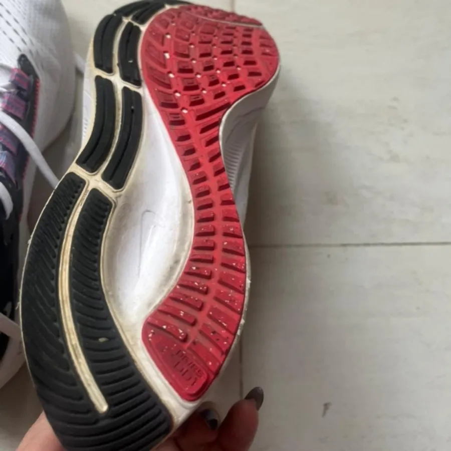 کفش سفید برند نایک