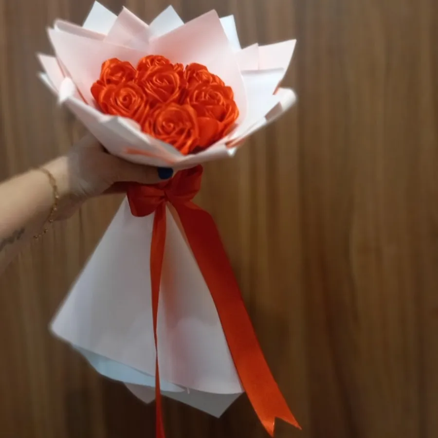 دسته گل روبانی 7شاخه قرمز