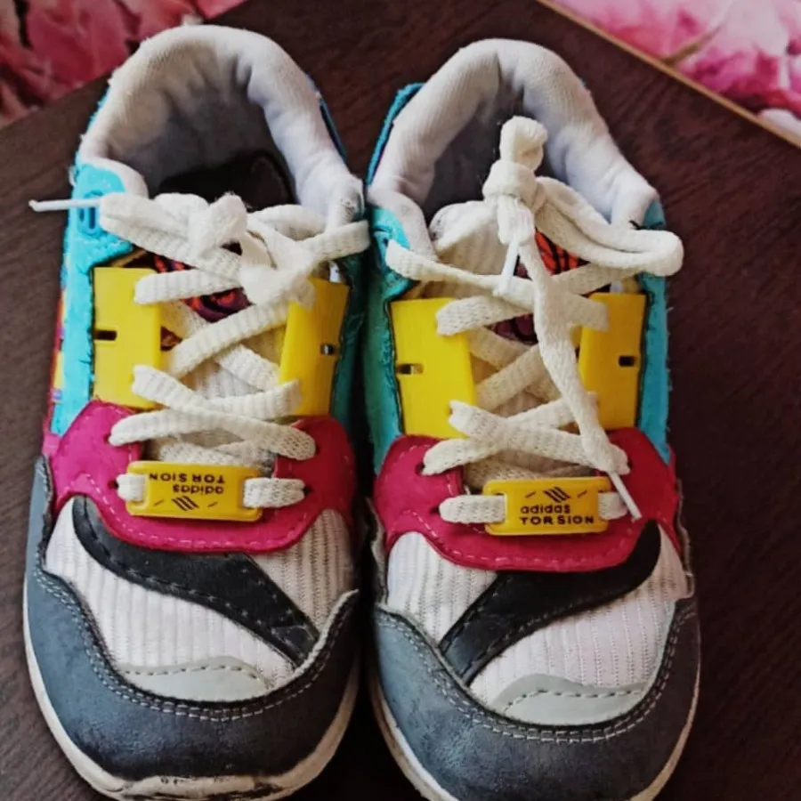 کتونی بچگانه