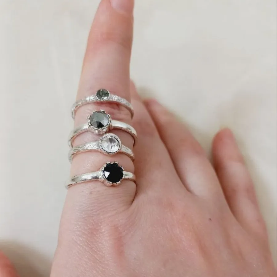 انگشتر جذاب و زیبا