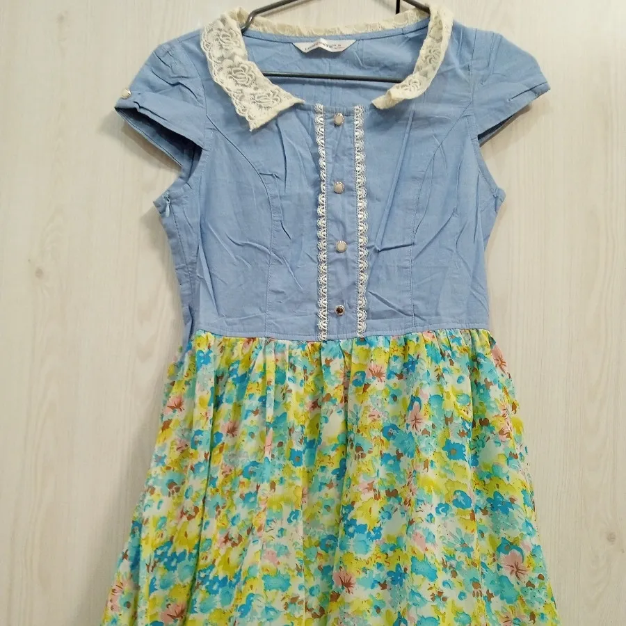 پیراهن دخترانه