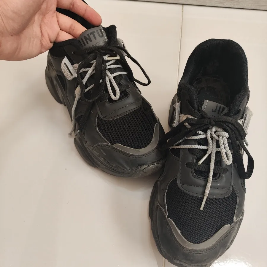 کفش اسپورت زنانه